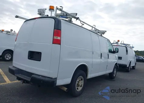 2015 Chevrolet Express 2500 Work Van z USA, uszkodzony, nr VIN 1GCWGFCF6F1159438